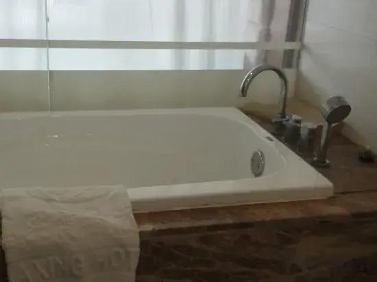 Ордос: Jiaxing Hotel