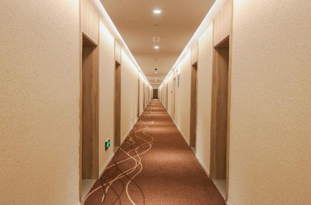 Бинжоу: Hanting Hotel Jinan Laiwu Yingmou East Street