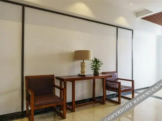 Гуйлинь: Yishan Banshui Hotel