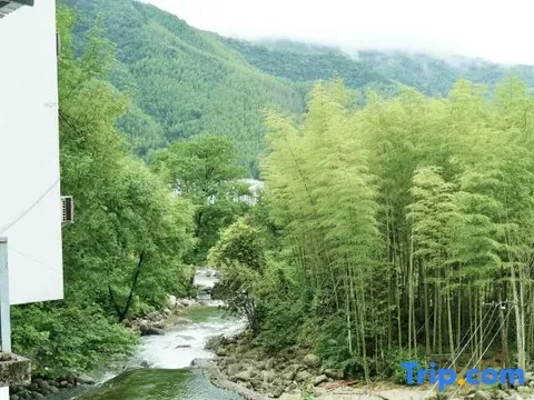 Гуйлинь: Yishan Banshui Hotel