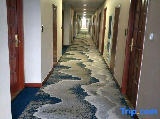 Шаоксинг: Ruxin Theme Hotel