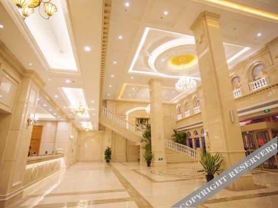 Даньдун: Vienna International Hotel (Dandong Jiangjing Zhidu)