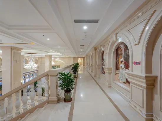 Даньдун: Vienna International Hotel (Dandong Jiangjing Zhidu)