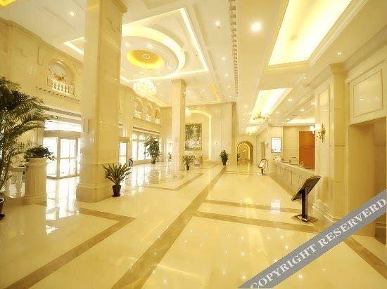 Даньдун: Vienna International Hotel (Dandong Jiangjing Zhidu)