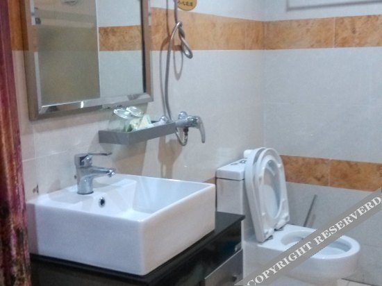 Цзинмэнь: Tianhong Hotel