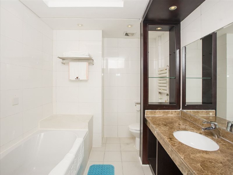 Циндао: Jtour Inn