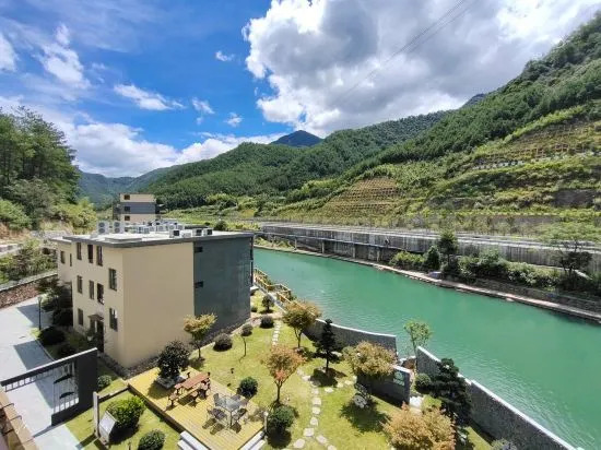 Лишуй: Shanshui Jiuzhang Hotel