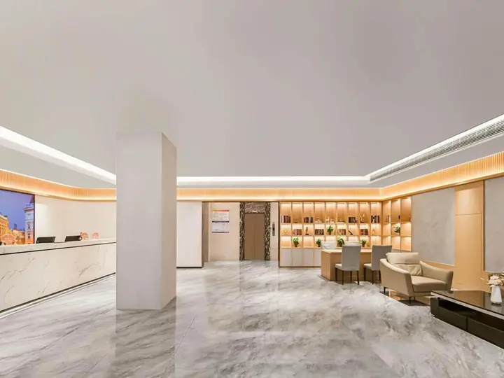 Аньцин: Vienna Classic Hotel (Anqing Yixiu District University Town)