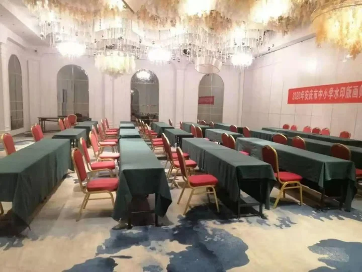Аньцин: Vienna Classic Hotel (Anqing Yixiu District University Town)