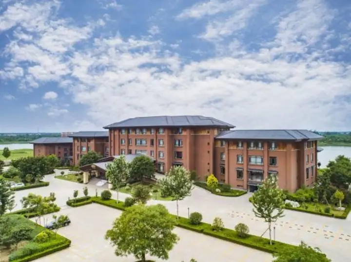 Бинжоу: Shenghao Seasons Hotel
