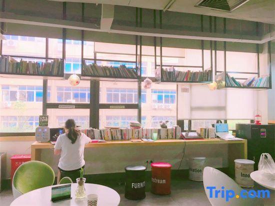 Шэньчжэнь: Qiyou Capsule Youth Hostel