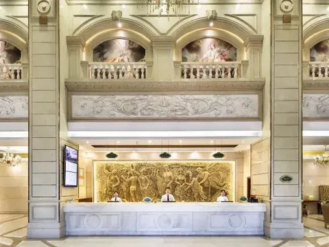 Наньнин: Vienna Intemational Hotel( Ming Xiu Road Subway Station)