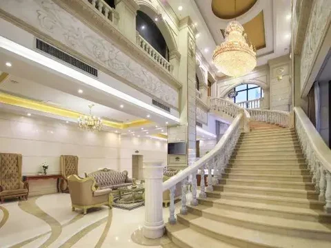 Наньнин: Vienna Intemational Hotel( Ming Xiu Road Subway Station)