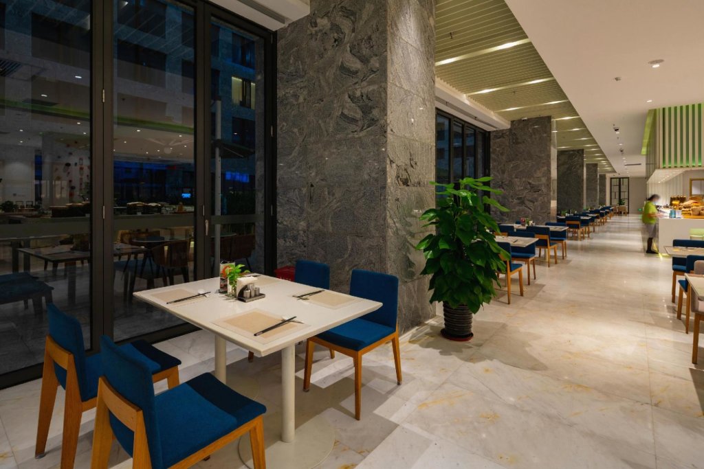 Санья: Sanya Phoenix  Airport Hotel