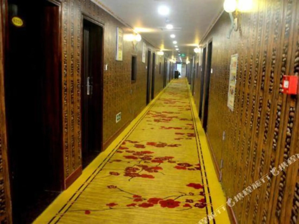Шаогуань: Jinzun Business Hotel
