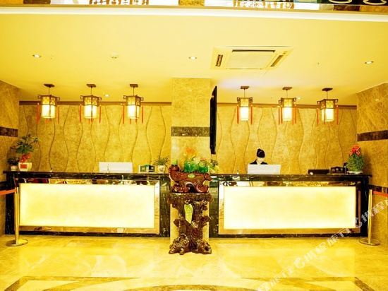 Пинсян: 萍乡蓝天时尚酒店