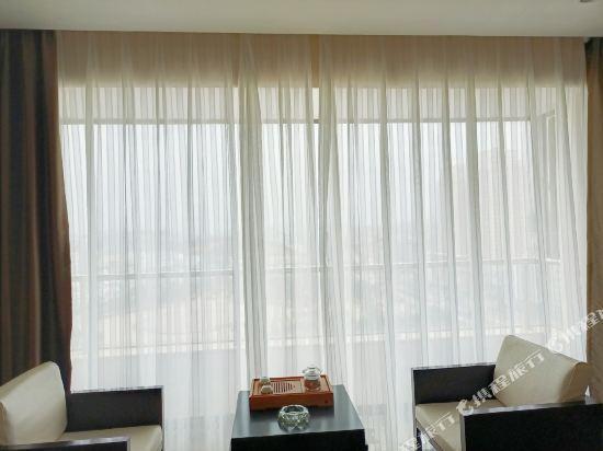 Квиубей: Tian Cheng Tai He Hotel