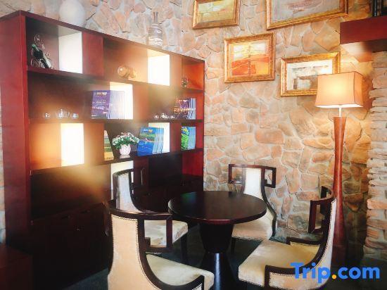 Чжанцзякоу: Rongchen International Holiday Hotel