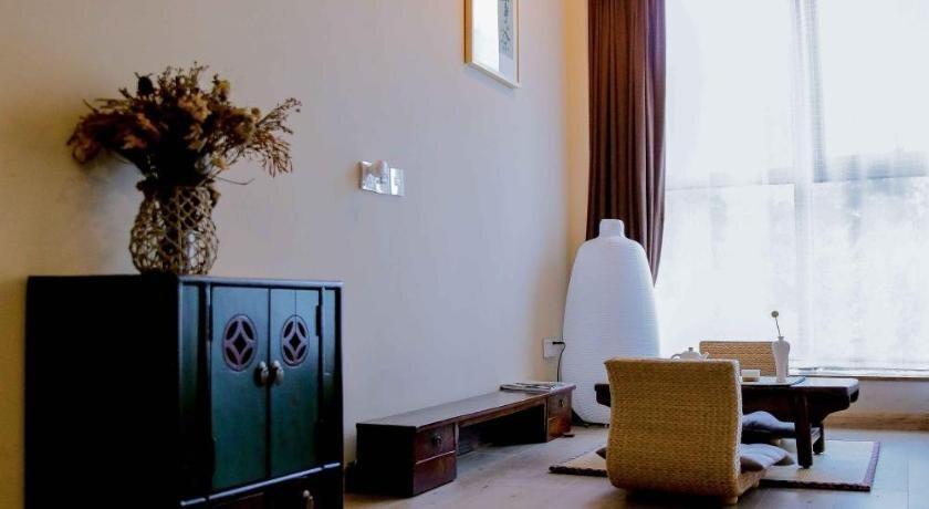 Шаоксинг: Inside House Shaoxing
