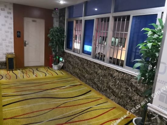 Фучжоу: Fujing Business Hotel