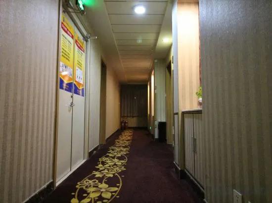 Инкоу: Aiju chain hotel (Yingkou Xiongyue Railway Station)