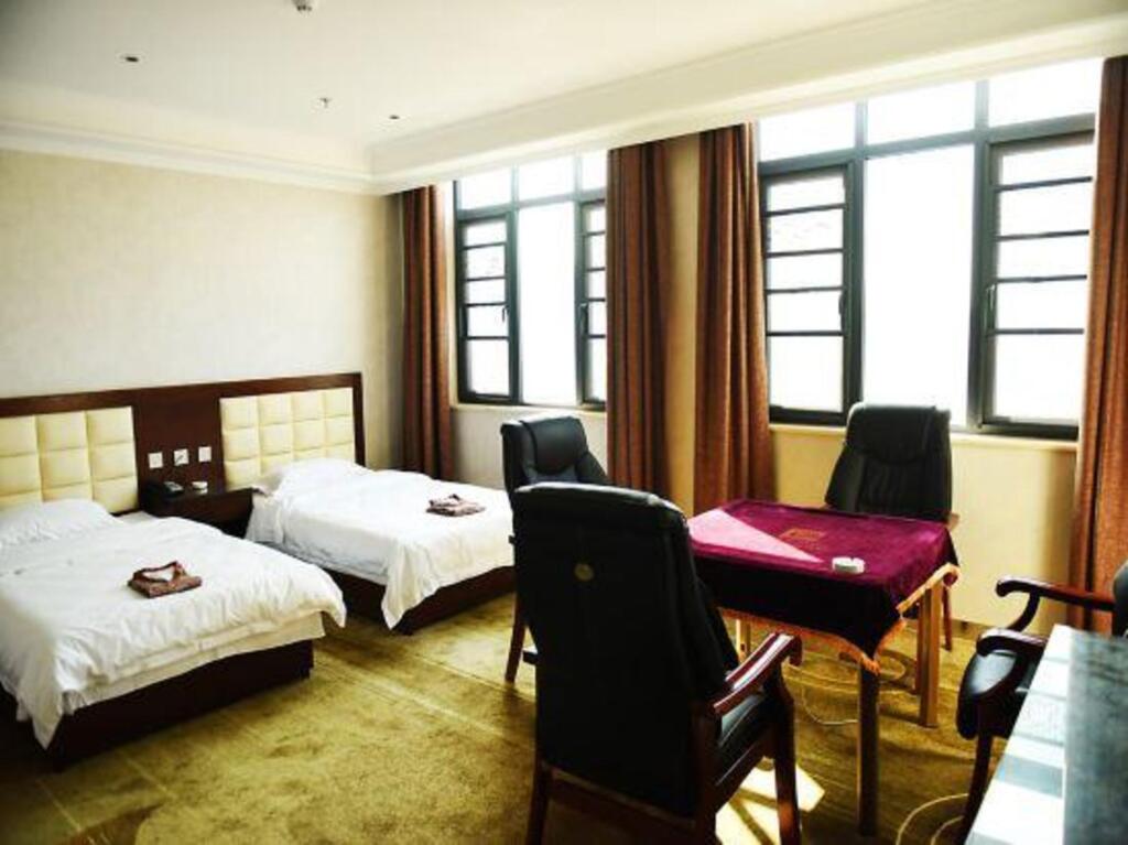 Синьсян: Buding Hot Spring Hotel