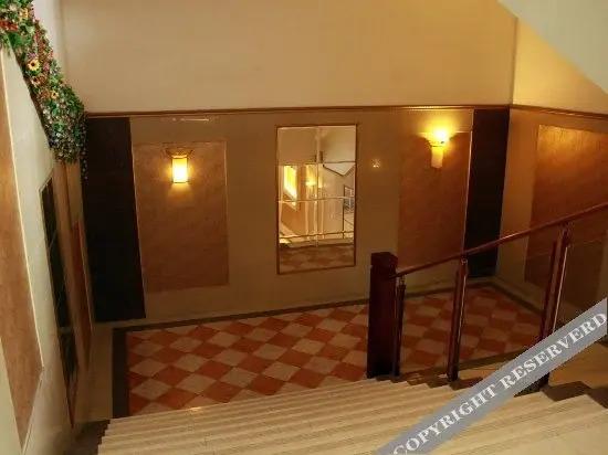 Уху: Wuhu Haoyi Business Hotel