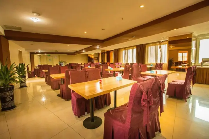 Инкоу: Friendship Hotel