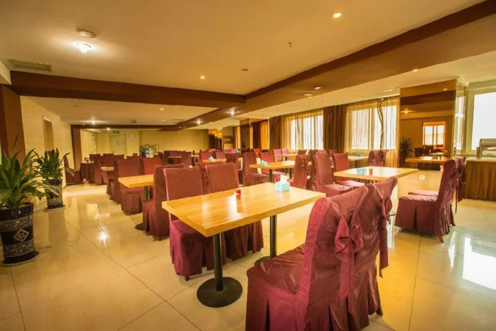 Инкоу: Friendship Hotel