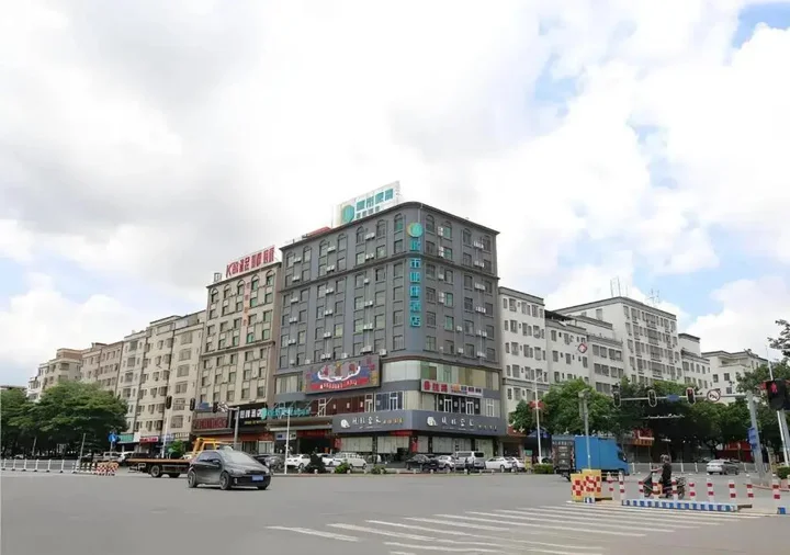 Хойчжоу: City Comfort Inn Huizhou Zhongkai Huihuan