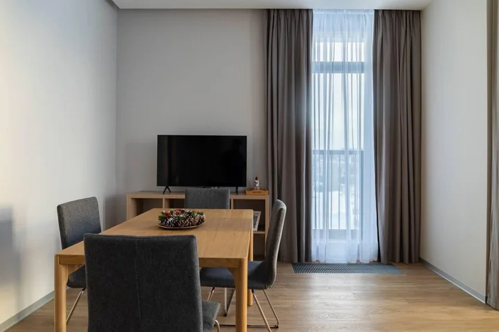 Сярьги: Ohta Park Suite 22 (Охта Парк Сьют 22)