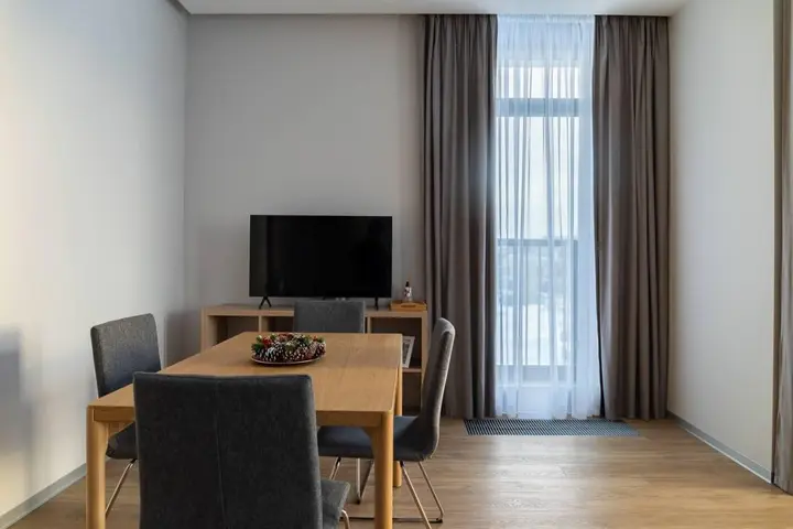 Сярьги: Ohta Park Suite 22 (Охта Парк Сьют 22)