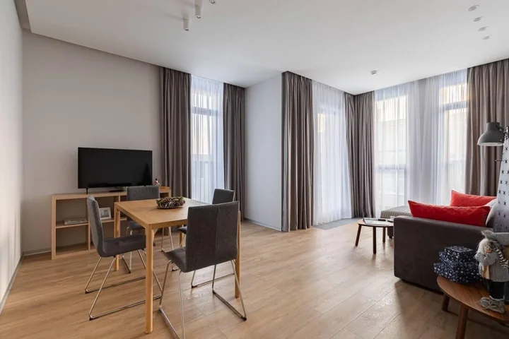 Сярьги: Ohta Park Suite 22 (Охта Парк Сьют 22)