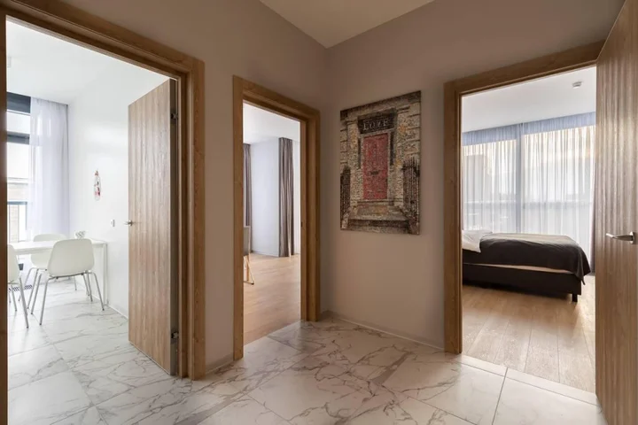 Сярьги: Ohta Park Suite 22 (Охта Парк Сьют 22)