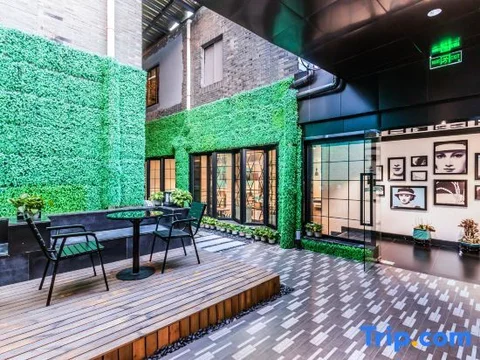 Ханчжоу: Brook Hotel (Hangzhou West Lake)
