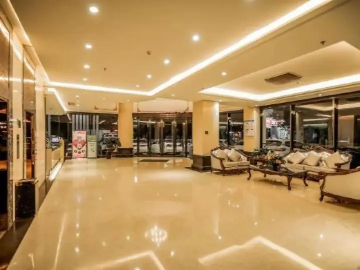 Янгиианг: Prince Hotel