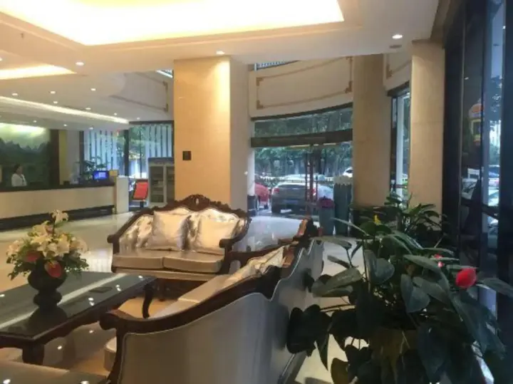 Янгиианг: Prince Hotel