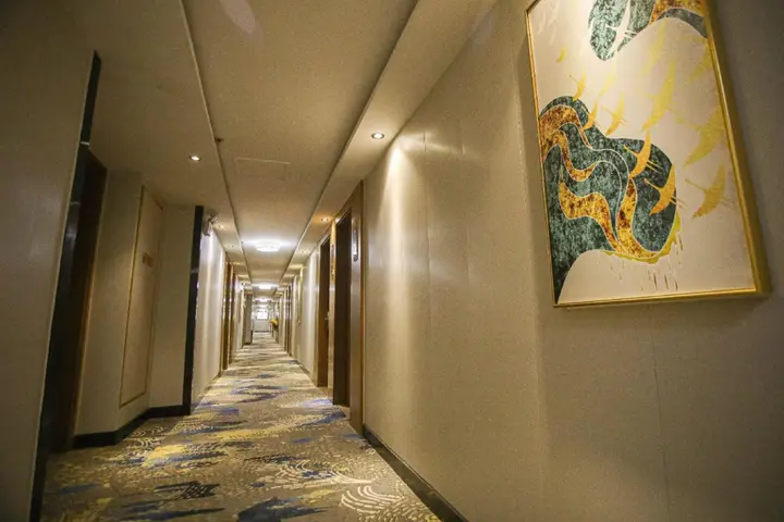 Линьи: Baili Quanji Hotel