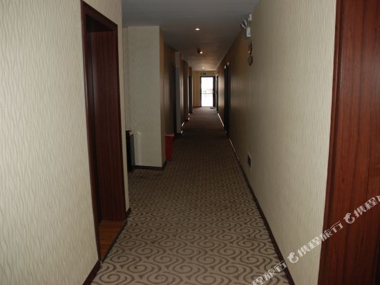 Чжаотун: Jinyi Express Hotel