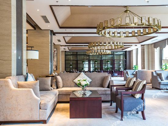 Паниин: Panjin Honghai Hot Spring Hotel
