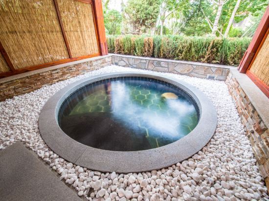 Паниин: Panjin Honghai Hot Spring Hotel
