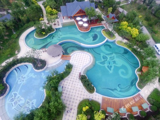 Паниин: Panjin Honghai Hot Spring Hotel