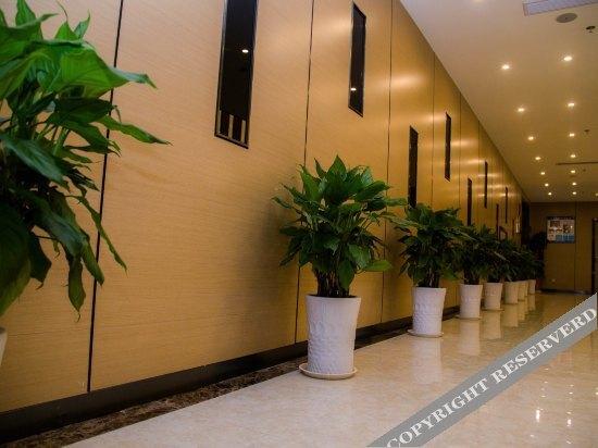 Яньтай: Hemei Hotel (Yantai Mountain Binhai Square)