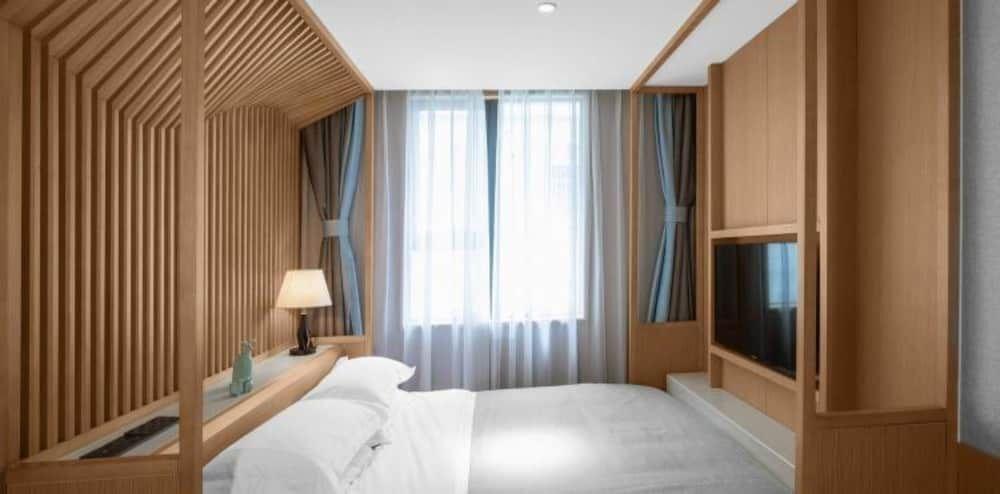 Гуйлинь: GangShe Rooftop View Hotel l (Guilin Two Rivers And Four Lakes Elephant Trunk Hill)
