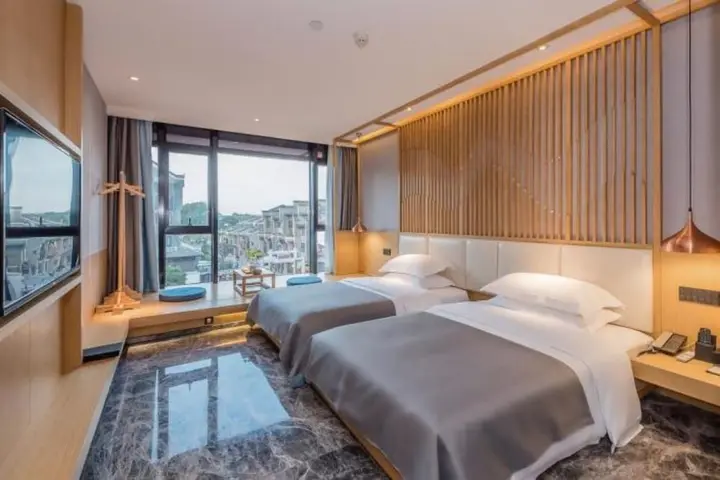Гуйлинь: GangShe Rooftop View Hotel l (Guilin Two Rivers And Four Lakes Elephant Trunk Hill)