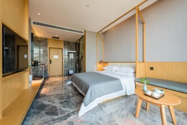 Гуйлинь: GangShe Rooftop View Hotel l (Guilin Two Rivers And Four Lakes Elephant Trunk Hill)