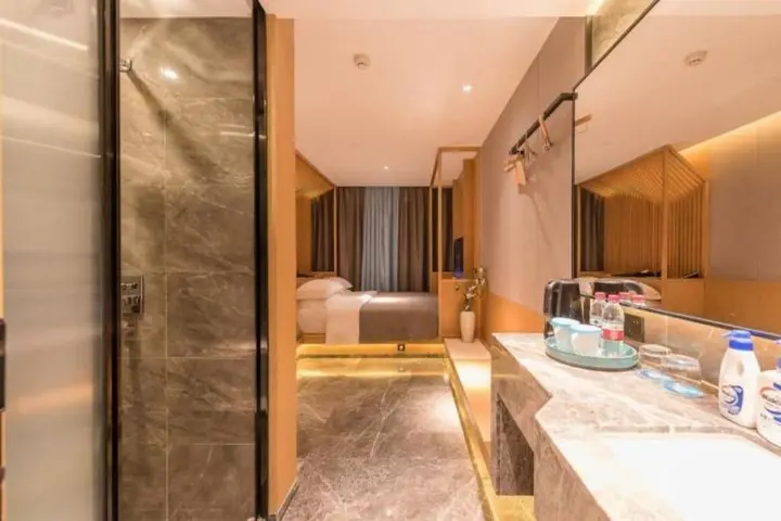 Гуйлинь: GangShe Rooftop View Hotel l (Guilin Two Rivers And Four Lakes Elephant Trunk Hill)
