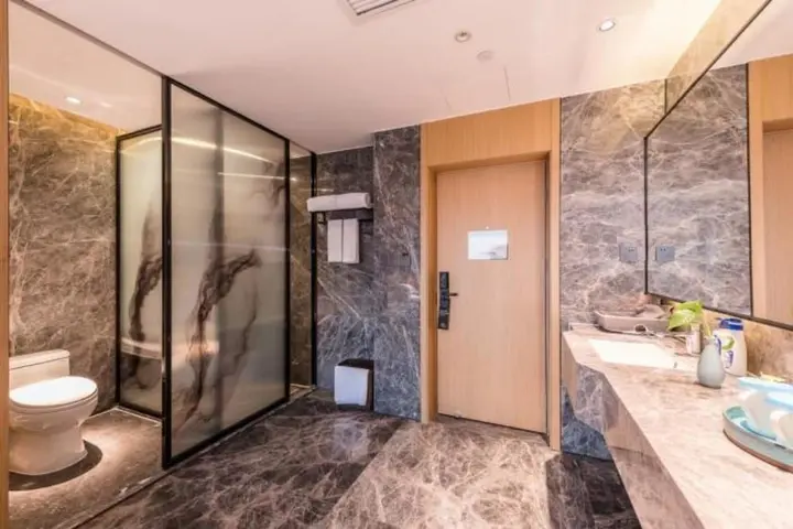 Гуйлинь: GangShe Rooftop View Hotel l (Guilin Two Rivers And Four Lakes Elephant Trunk Hill)