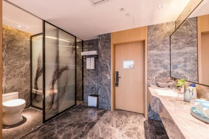 Гуйлинь: GangShe Rooftop View Hotel l (Guilin Two Rivers And Four Lakes Elephant Trunk Hill)