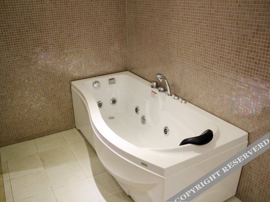 Цзинмэнь: Jun Yi Hotel